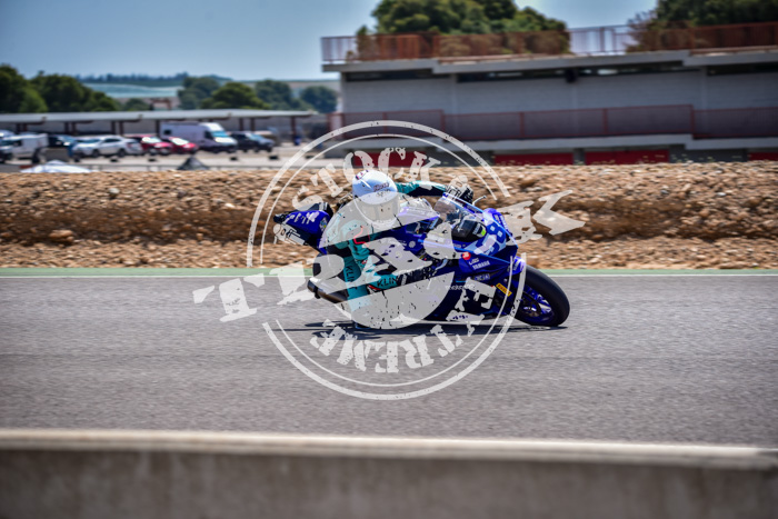 MOT_3557