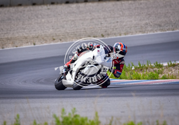 MOT_3463