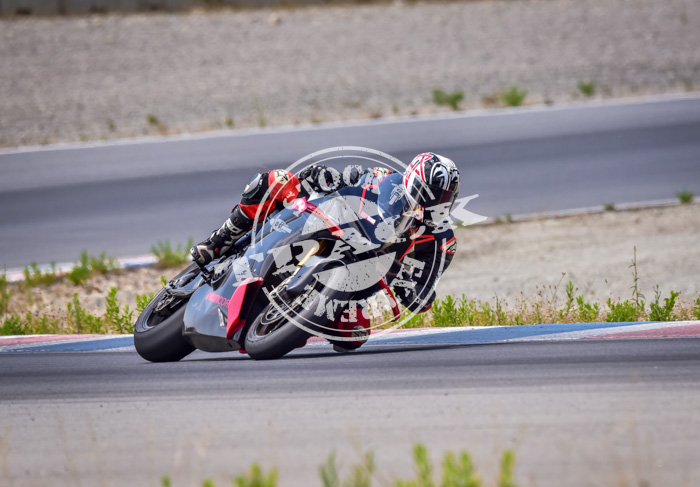 MOT_3470