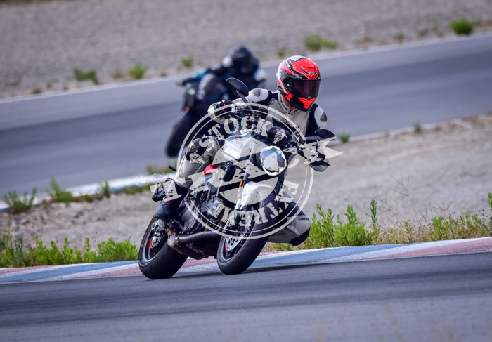 MOT_3643