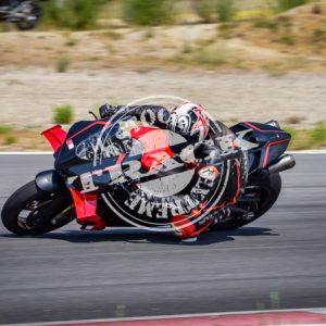 MOT_3825