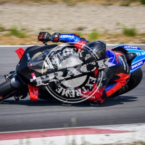 MOT_3833