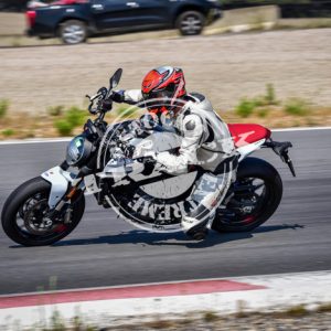 MOT_3909