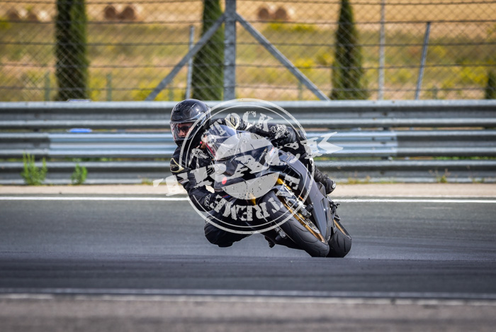 MOT_8553